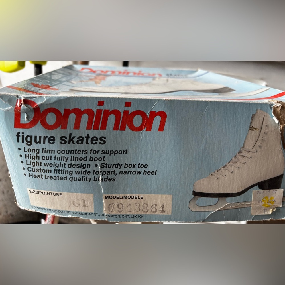 Dominion Girls Figure Skates Size 1 - Circa 1980’s Made in Canada